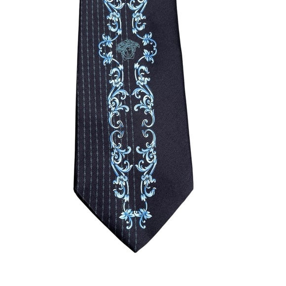 GIANNI VERSACE 90s Vintage Blue Monochromatic Medusa Silk Tie Made in Italy - Picture 4 of 11